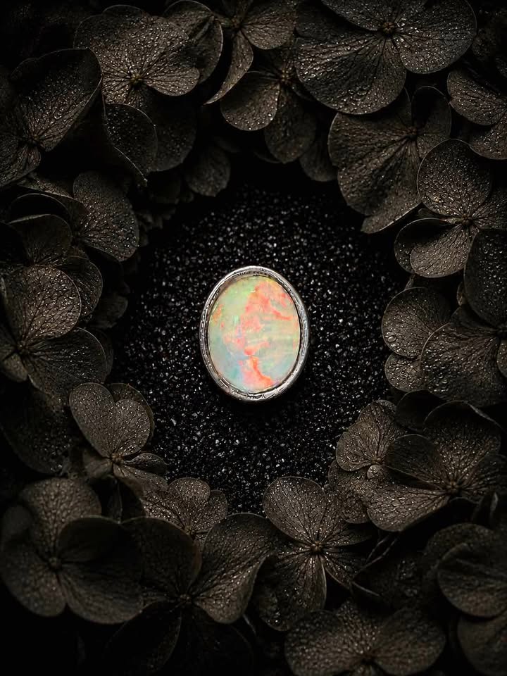 Stunning Large Welo Opal Ring